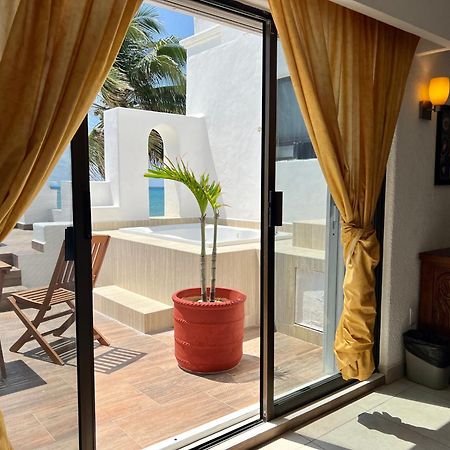 Pelicano Inn Playa Del Carmen - Beachfront Hotel Kültér fotó