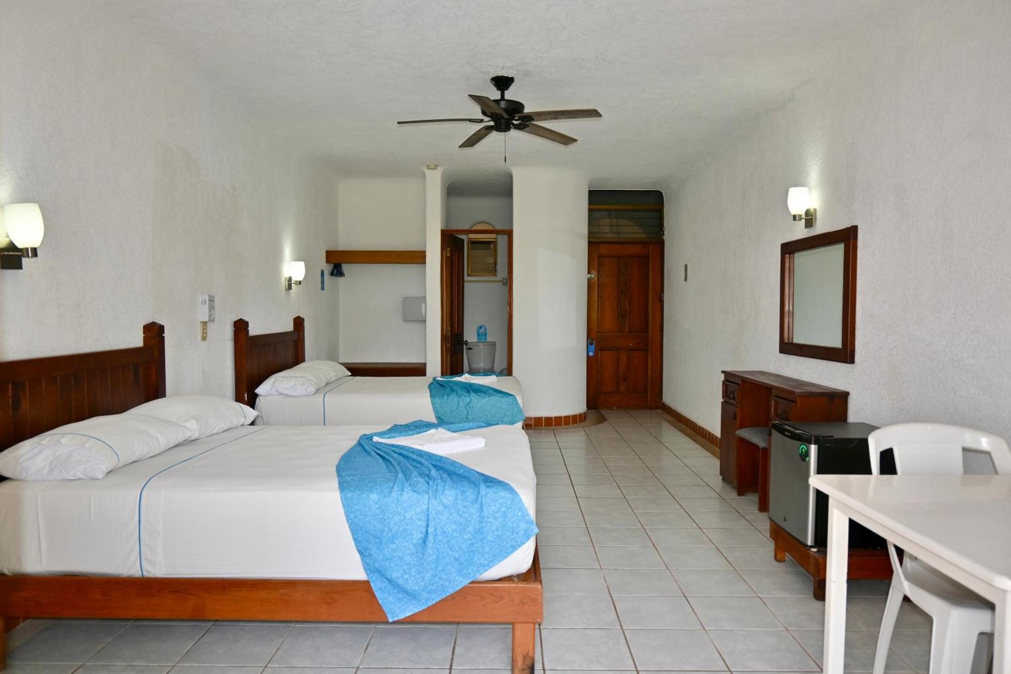 Pelicano Inn Playa Del Carmen - Beachfront Hotel Kültér fotó
