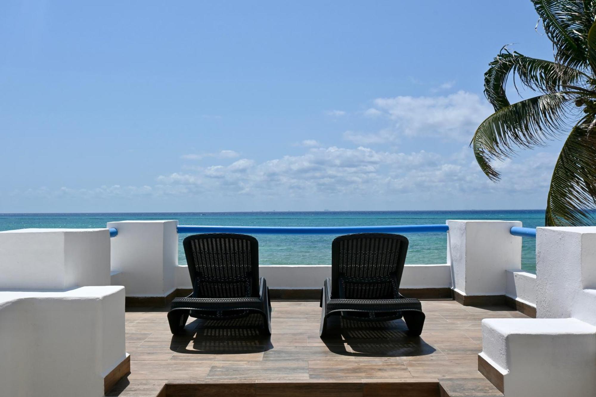 Pelicano Inn Playa Del Carmen - Beachfront Hotel Kültér fotó