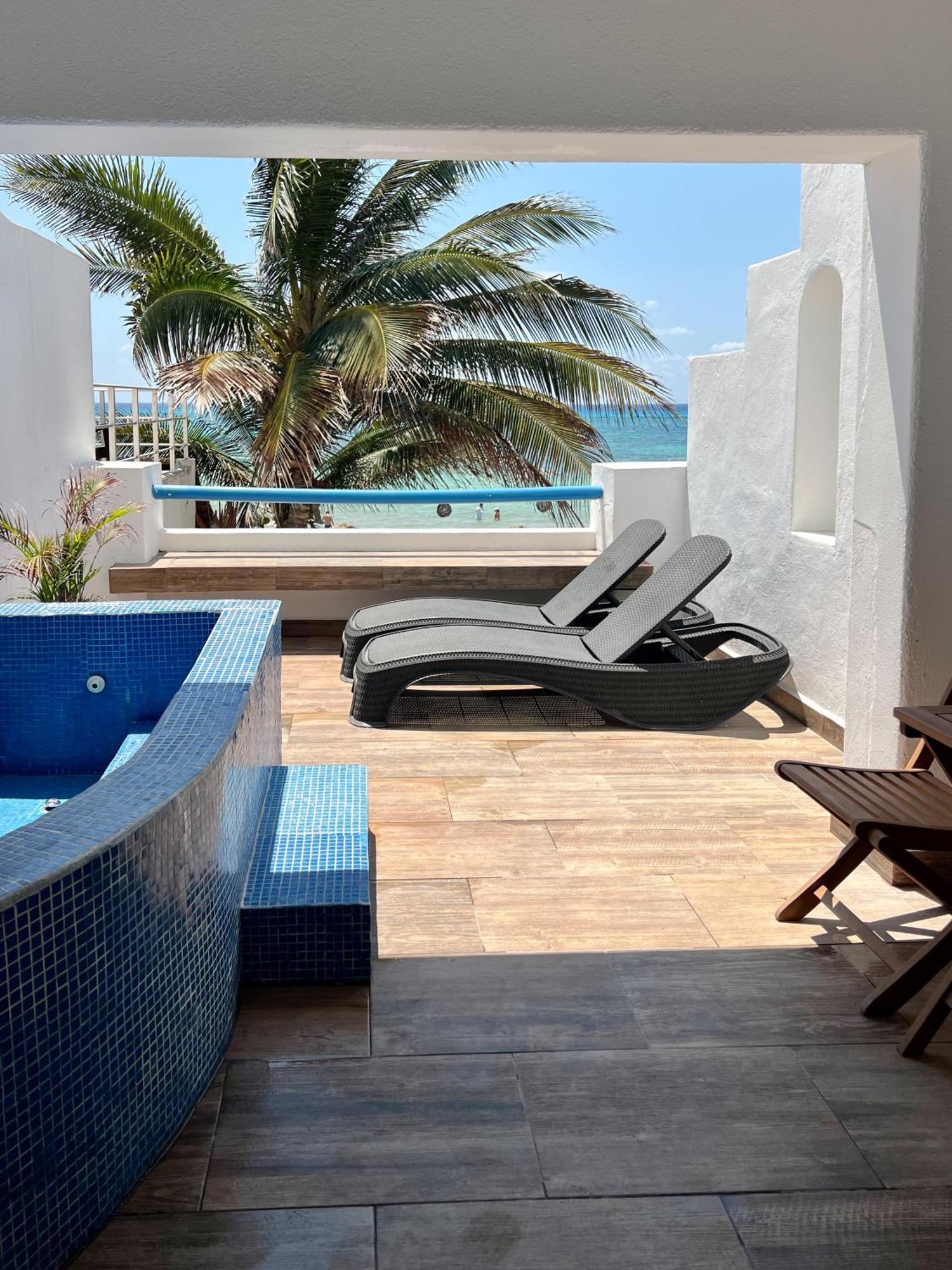 Pelicano Inn Playa Del Carmen - Beachfront Hotel Kültér fotó
