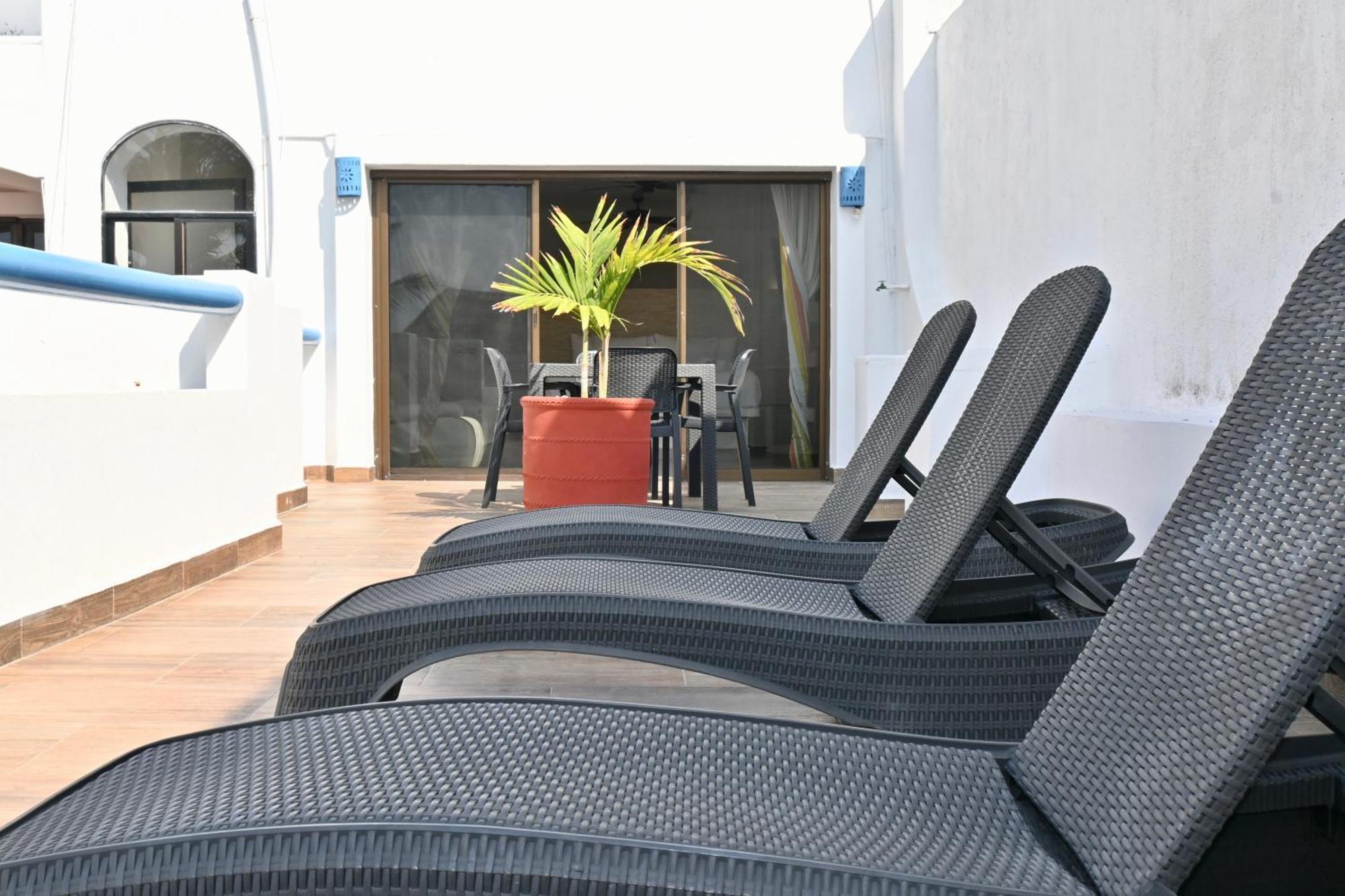 Pelicano Inn Playa Del Carmen - Beachfront Hotel Kültér fotó
