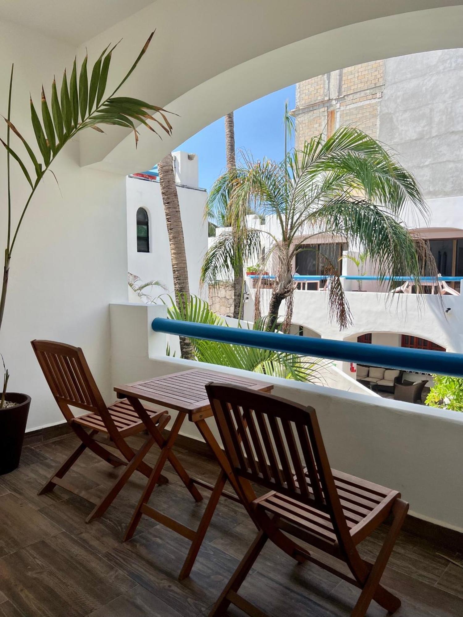 Pelicano Inn Playa Del Carmen - Beachfront Hotel Kültér fotó